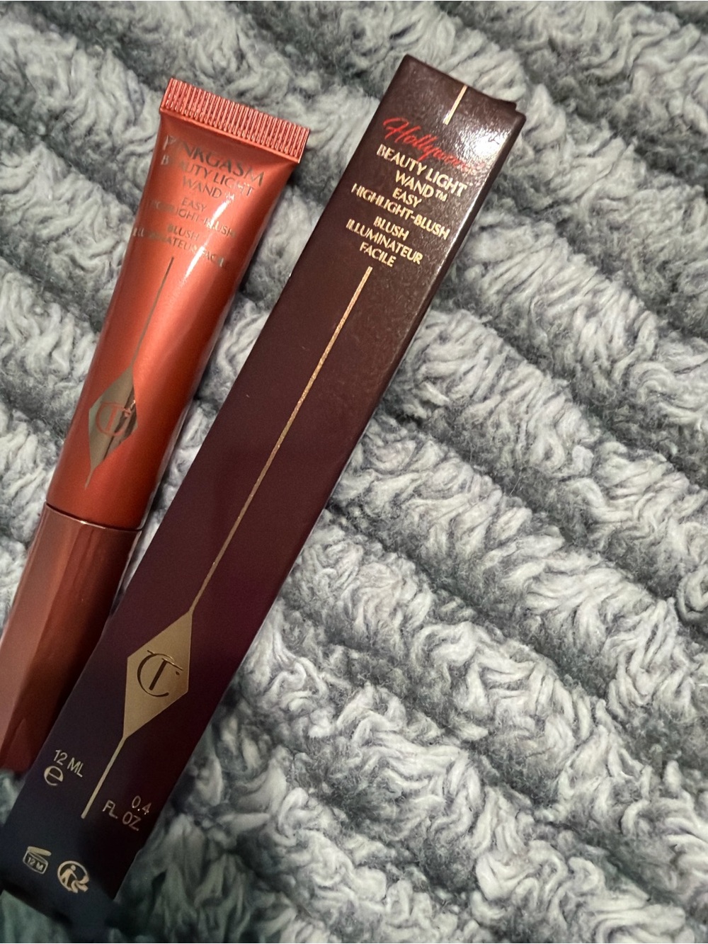 Charlotte Tilbury Beauty Light Wand Highlight & Blush - Copper Rose Tube